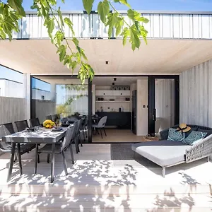 Arcadia Eco-luxe Mobile Homes With Infinity Pool By Oiko Collection Villa